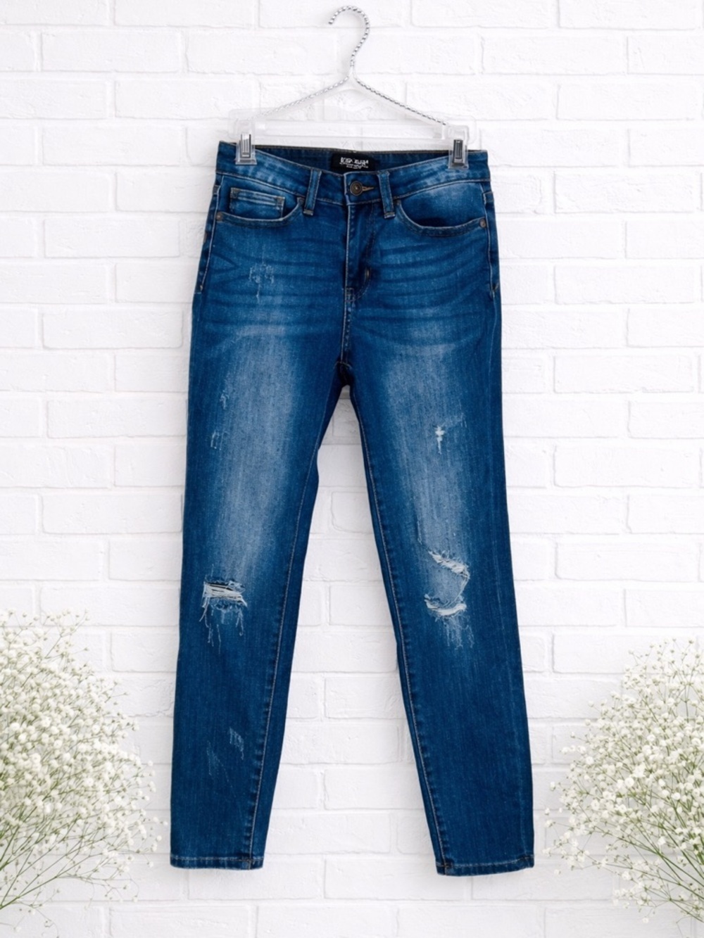 Judy Blue Relaxed Fit Skinny  Blue Jeans with Distressed Details Size 28
